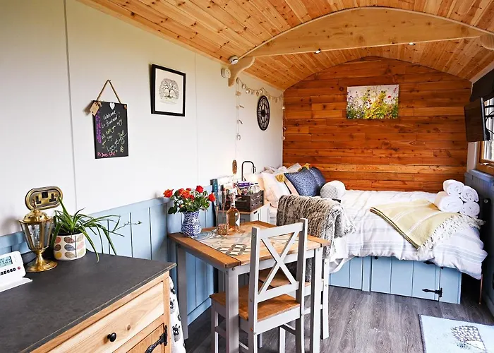 Luxury Shepherd Hut In The Peak District
