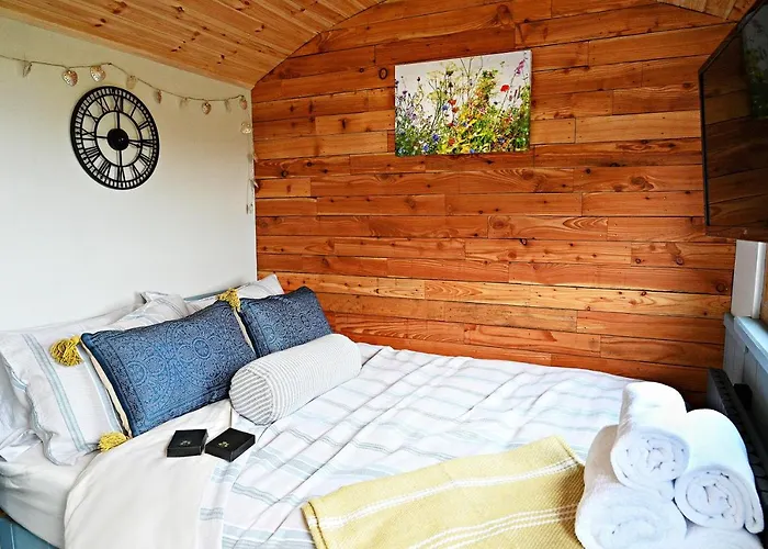 Luxury Shepherd Hut In The Peak District