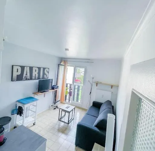 Studio Entierement Renove