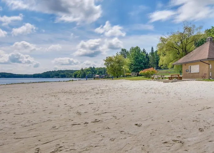 Resort Amenities: Family-Friendly Dubois Cabin