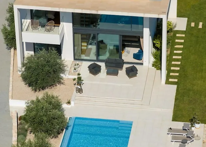 Villa Maris - Luxury Villa With Pool