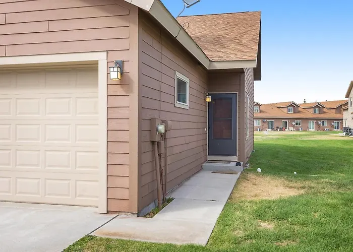 Near Tamarack Ac Kitchen Tv Washer Dryer