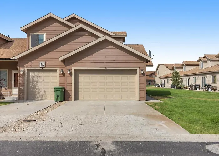 Near Tamarack Ac Kitchen Tv Washer Dryer