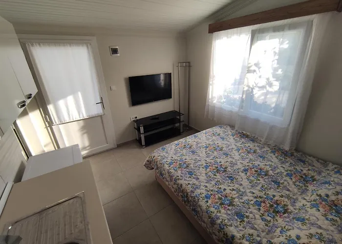Villa Rain Bahce Suit Oda