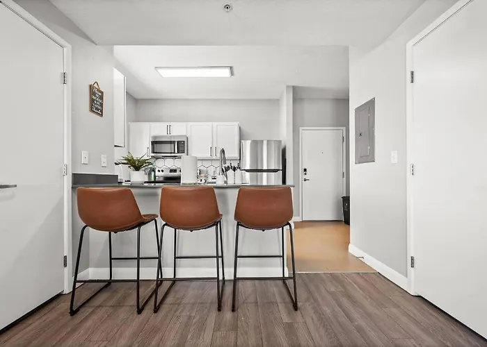 Charming Downtown Getaway