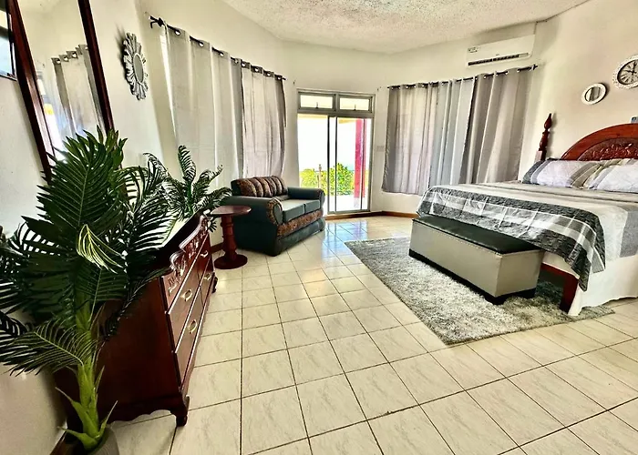 876 Oasis - A Private Oceanview Villa