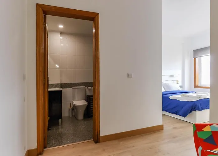 Flor Do Mar - Spacious Apartment With Balcony