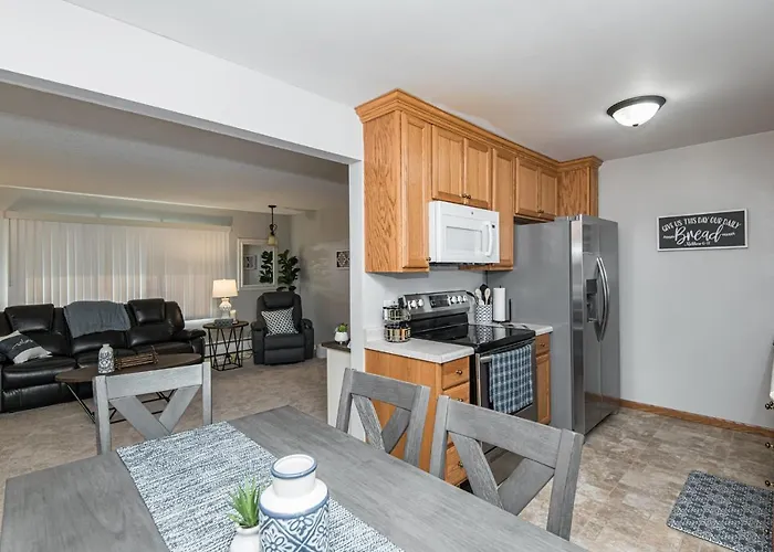 3 Bedroom Haven Of Rest-5 Minutes From Mayo Clinic!