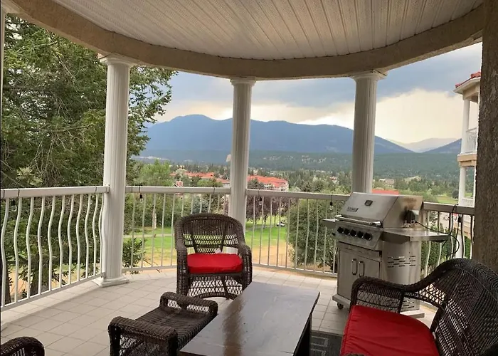 Mountain View Vacation Villa Main Floor Unit, No Stairs