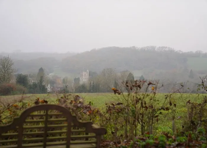 Shepherds Hut In Countryside Near Bath And Bristol
