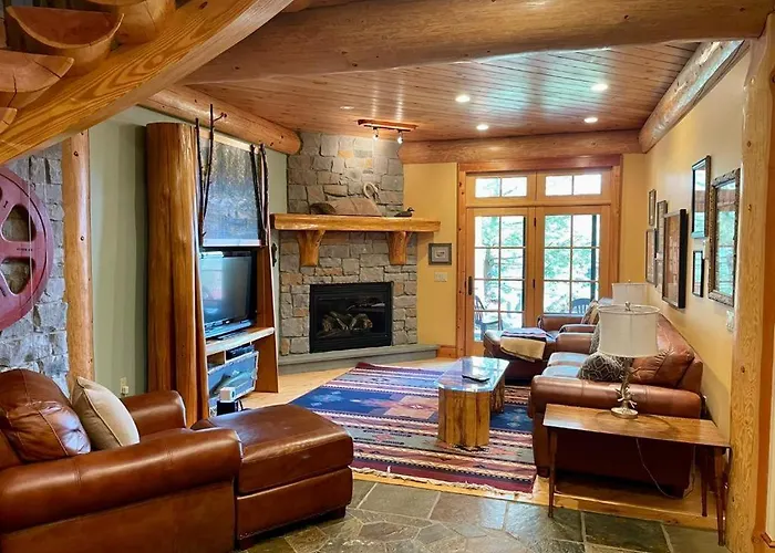 Cayuga Lodge South