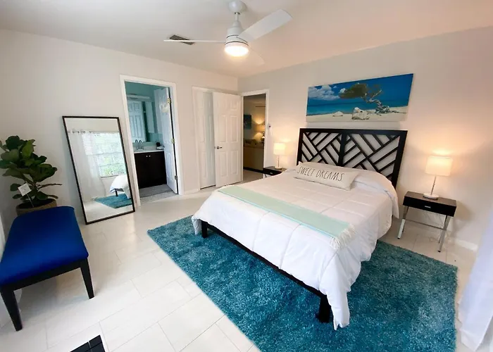 Tropical And Tranquil Bradenton Hideaway