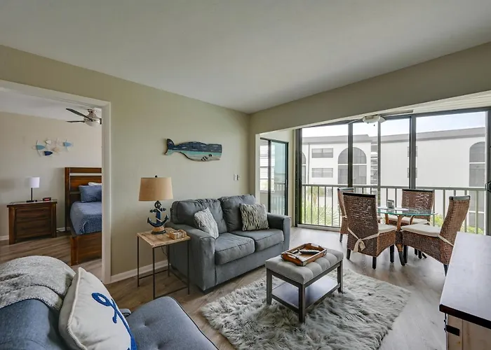Waterfront Marco Island Condo Near Tigertail Beach