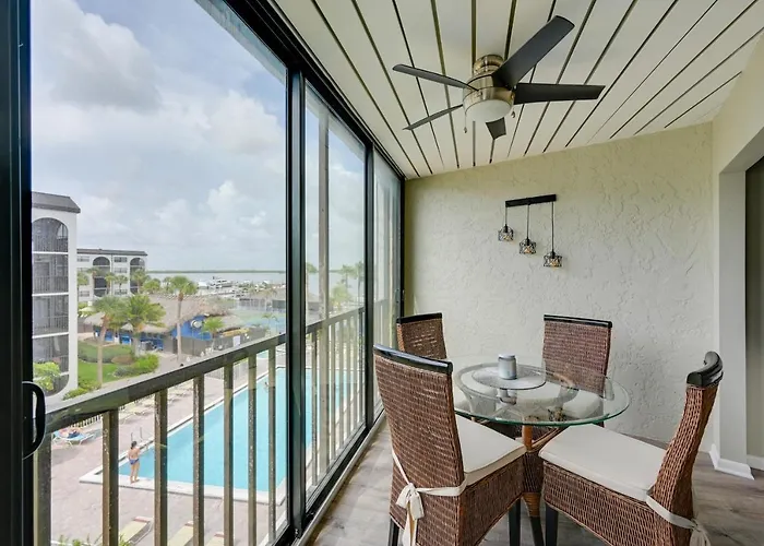 Waterfront Marco Island Condo Near Tigertail Beach