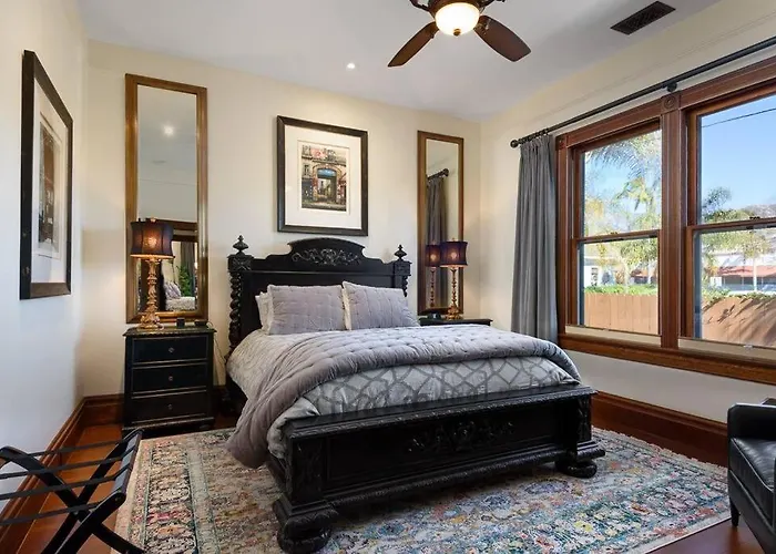 Upscale Downtown Home Walk To Beach Shops Bars 2