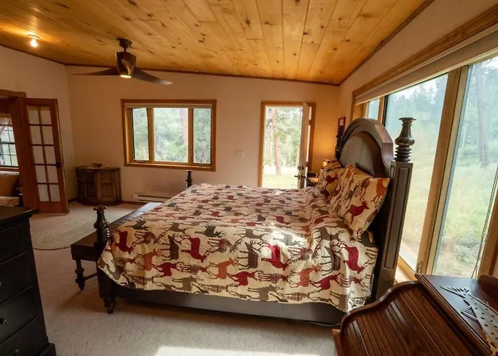 Warm Woodland Getaway With Land