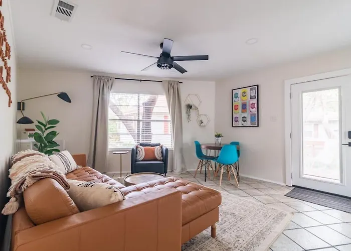 Downtown Lonestar Bungalow At Beer Ranch Project