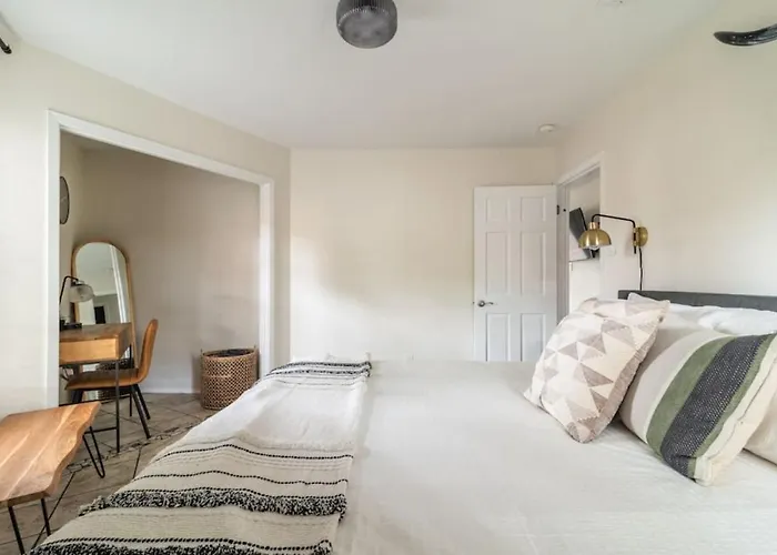 Downtown Lonestar Bungalow At Beer Ranch Project