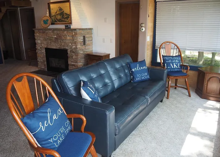 Cavalier Cottage - Private Lakefront W Kayaks!