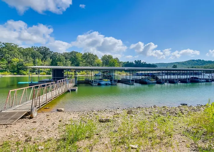 Kimberling City Oasis: Boat Slip, Kayaks & More!