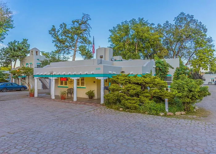 Cornado Motel -Nostalgic Adobe Motel-