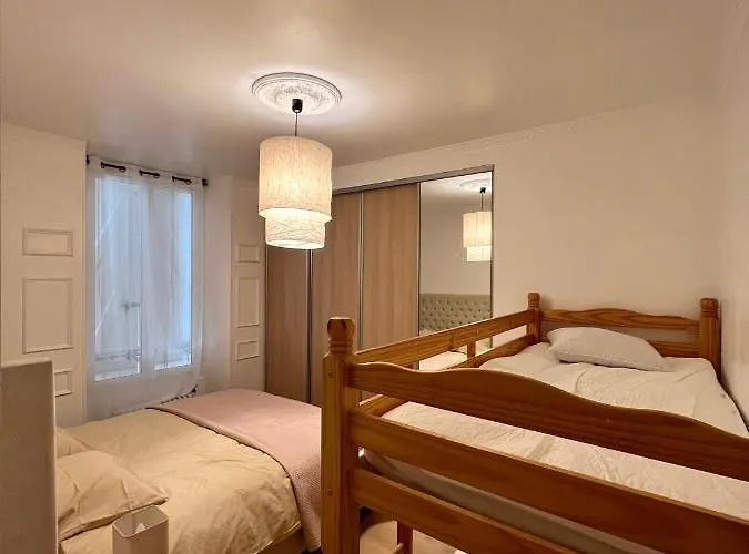 Appartement De Luxe Avec Fresque, Hyper Centre Et Parking Sure