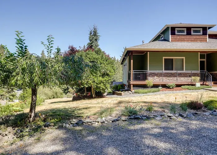 Modern Bellingham Retreat Near Galbraith Mountain!