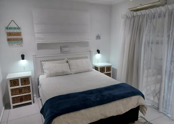 Close To The Sea - Ground Floor En-Suite Room With Kitchenette & Own Entrance