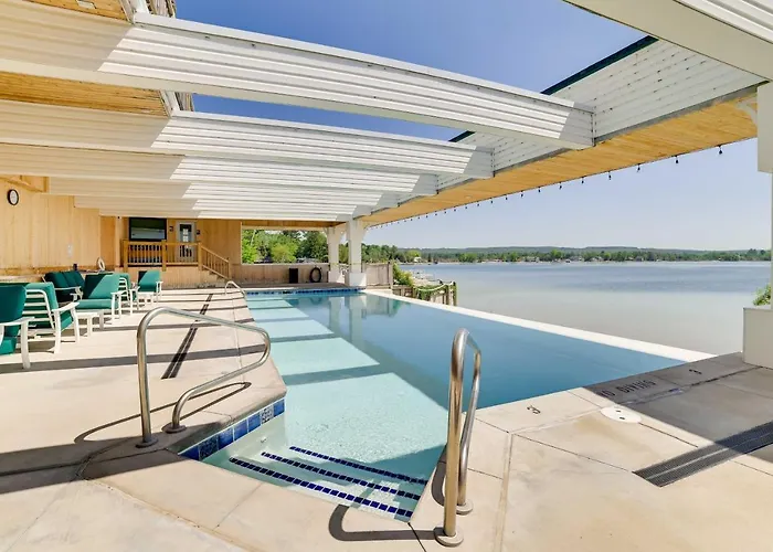 Beachfront Onekama Vacation Rental W/ Balcony!