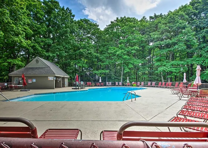 Wintergreen Resort Vacation Rental W/ Balcony!