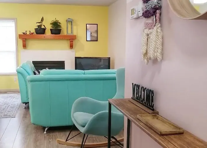 Bright 3 Bed 3 Bath House In Radium Hot Springs
