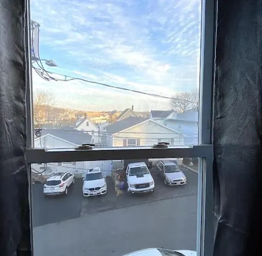Spacious 2Nd Floor Suite