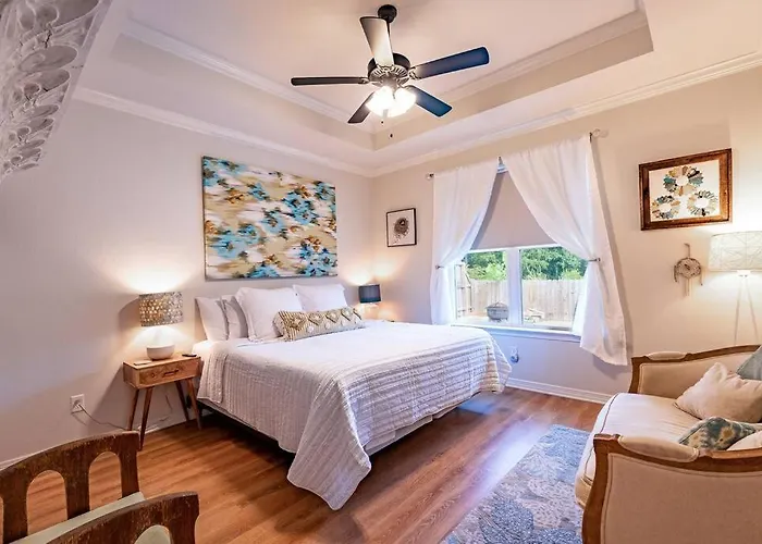 Pet Friendly, King Bed, Fire Pit