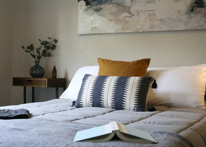 Renovated Modern Industrial Suite 2 Bedroom Condo