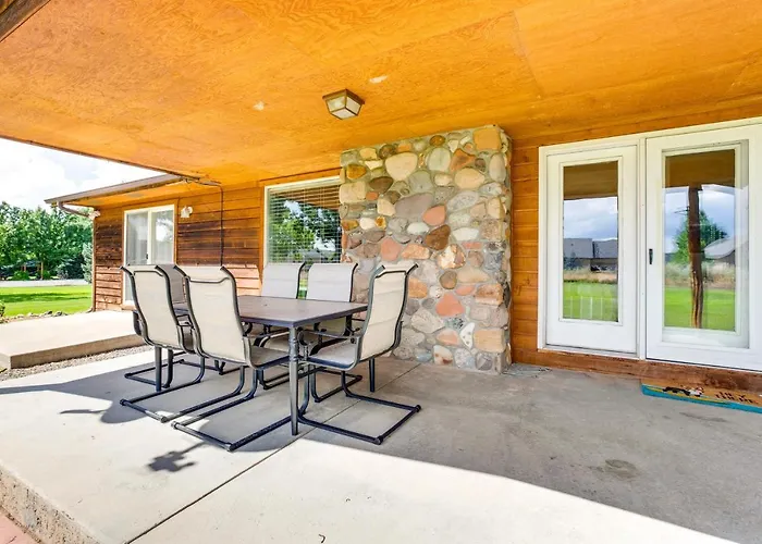 Montrose Retreat W/ Stunning Mountain Views!