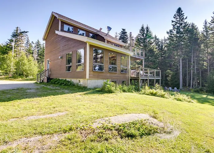Waterfront Deer Isle Retreat W/ Fire Pit!