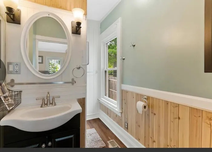 Beautiful Studio Apartment In Historic House