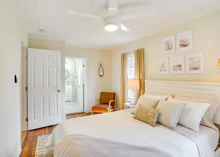 Lake Wales Vacation Rental W/ Screened-In Porch!