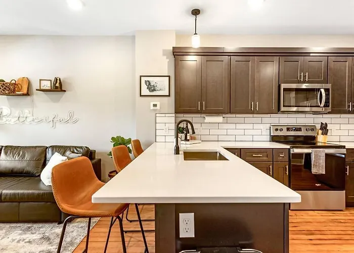 Modern Condo In The Heart Of Uptown Butte - Unit B