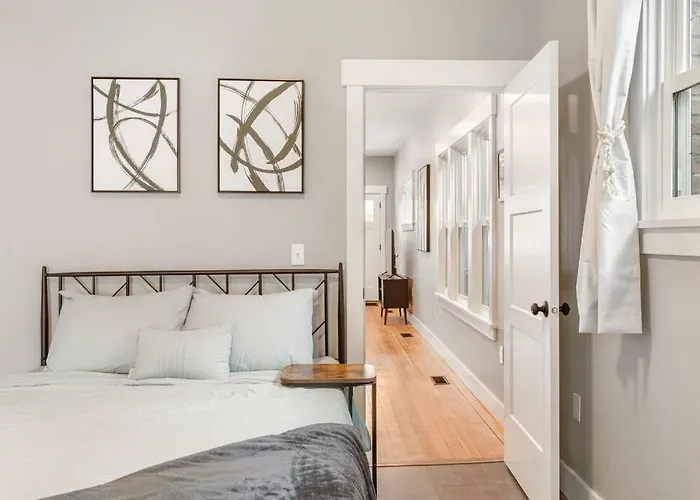 Modern Condo In The Heart Of Uptown Butte - Unit A