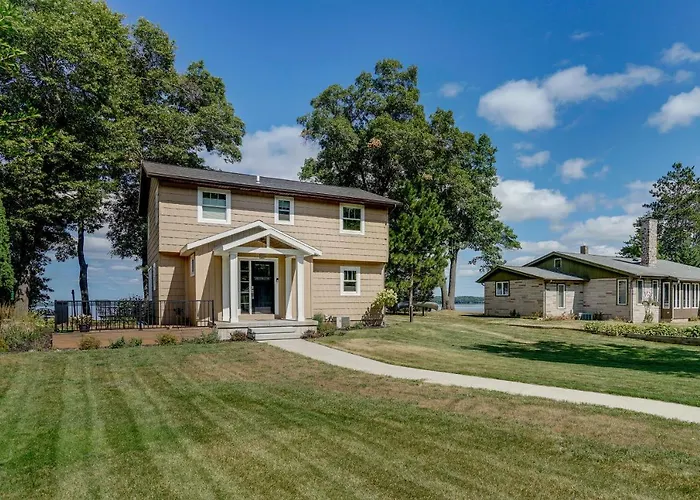 Lakefront Chippewa Falls Haven W/ Private Deck!