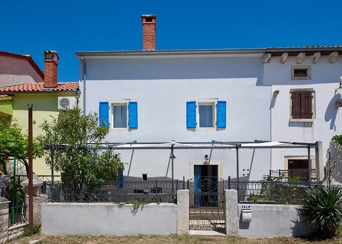 Valesi Holiday Home