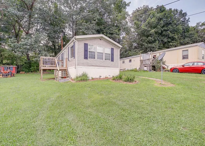 Creekfront Max Meadows Mobile Home With Deck!