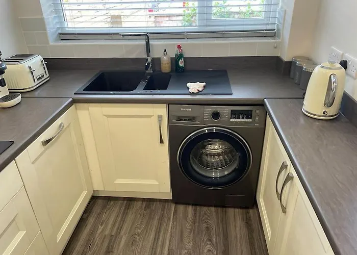 Modern 2Br Flat In Sale - Peaceful Stay In M33 - Great Transport Links