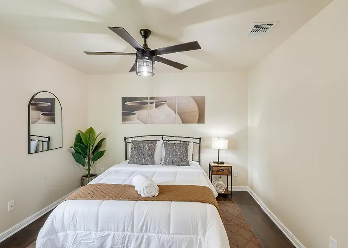 8 Mi To Fort Cavazos! Modern Home W/ Fire Pit