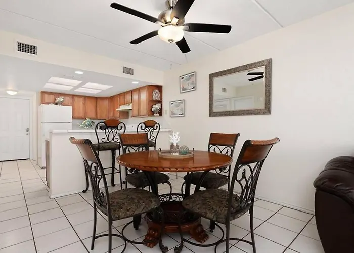 2 Bed 2 Bath Condo By Beach With Resort Pool