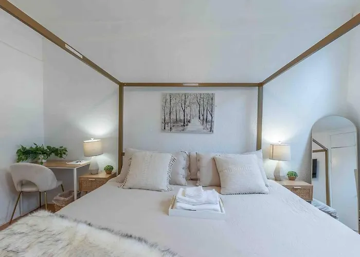 25 Percent Off Spring Special Book Cozy King Bed Now!