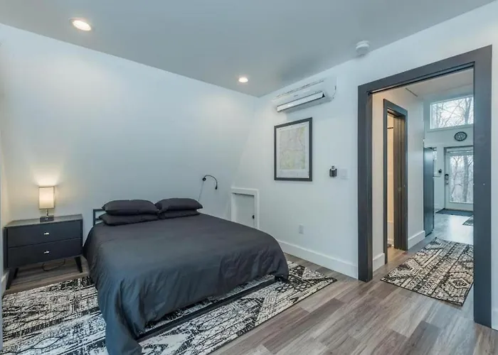 Spacious A-Frame! 15 Min. From Downtown Asheville!