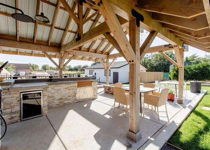 Beautiful Spacious Guest Home