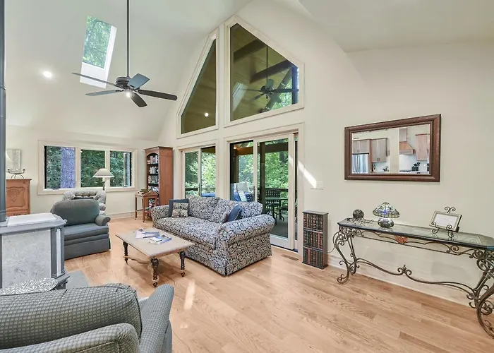 Amenity-Packed Holiday Home